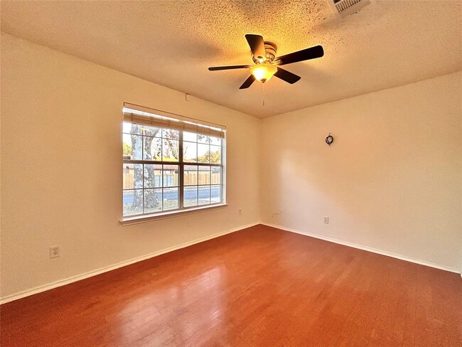 Building Photo - 12904 Lazyfield Trail