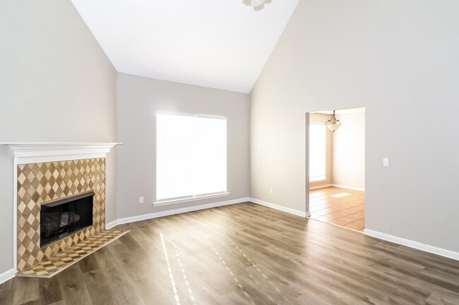Building Photo - 1079 Mossy Knoll Dr
