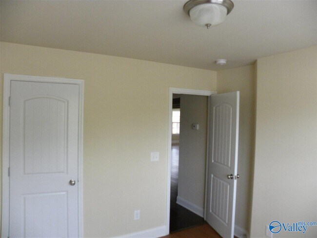 Building Photo - 708 Oak Cove Ln NW
