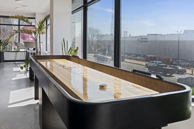 Building Photo - 501 N Perth St