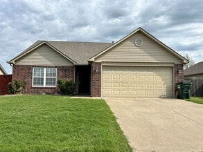 Building Photo - Cute home in Owasso Schools