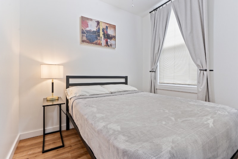 Building Photo - 1622 Union Turnpike