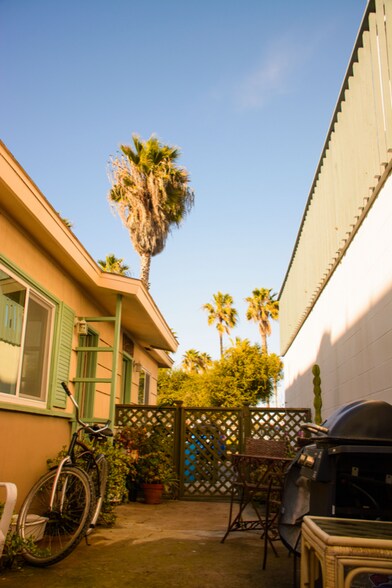 Building Photo - 745 San Fernando Pl