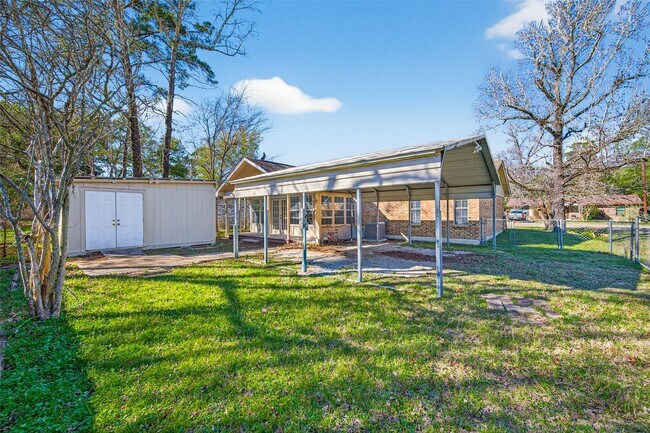 Building Photo - 210 N Shirley Ln