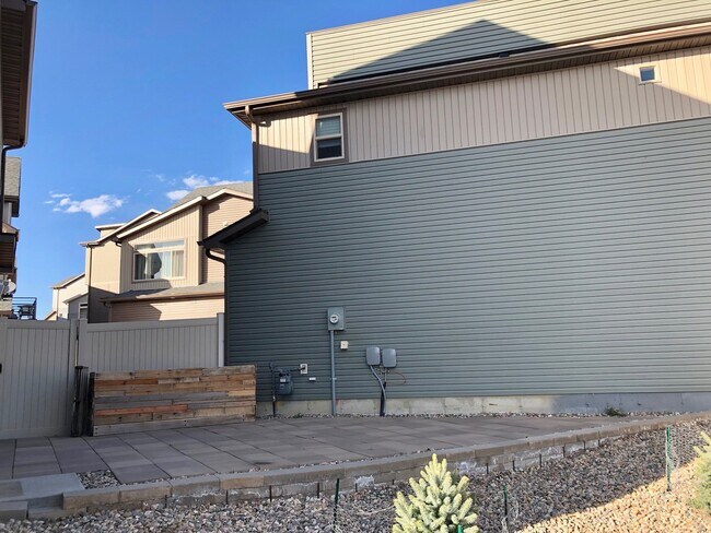Building Photo - BEAUTIFUL 3BD HOME WITH LUXURY UPGRADES IN...