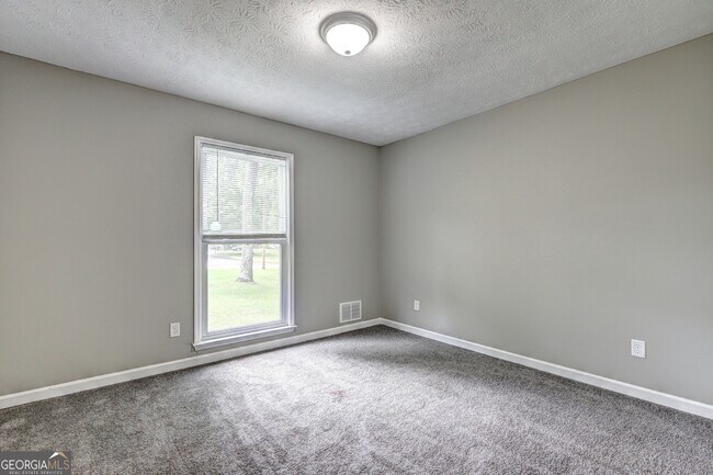 Building Photo - 604 Cloudland Dr