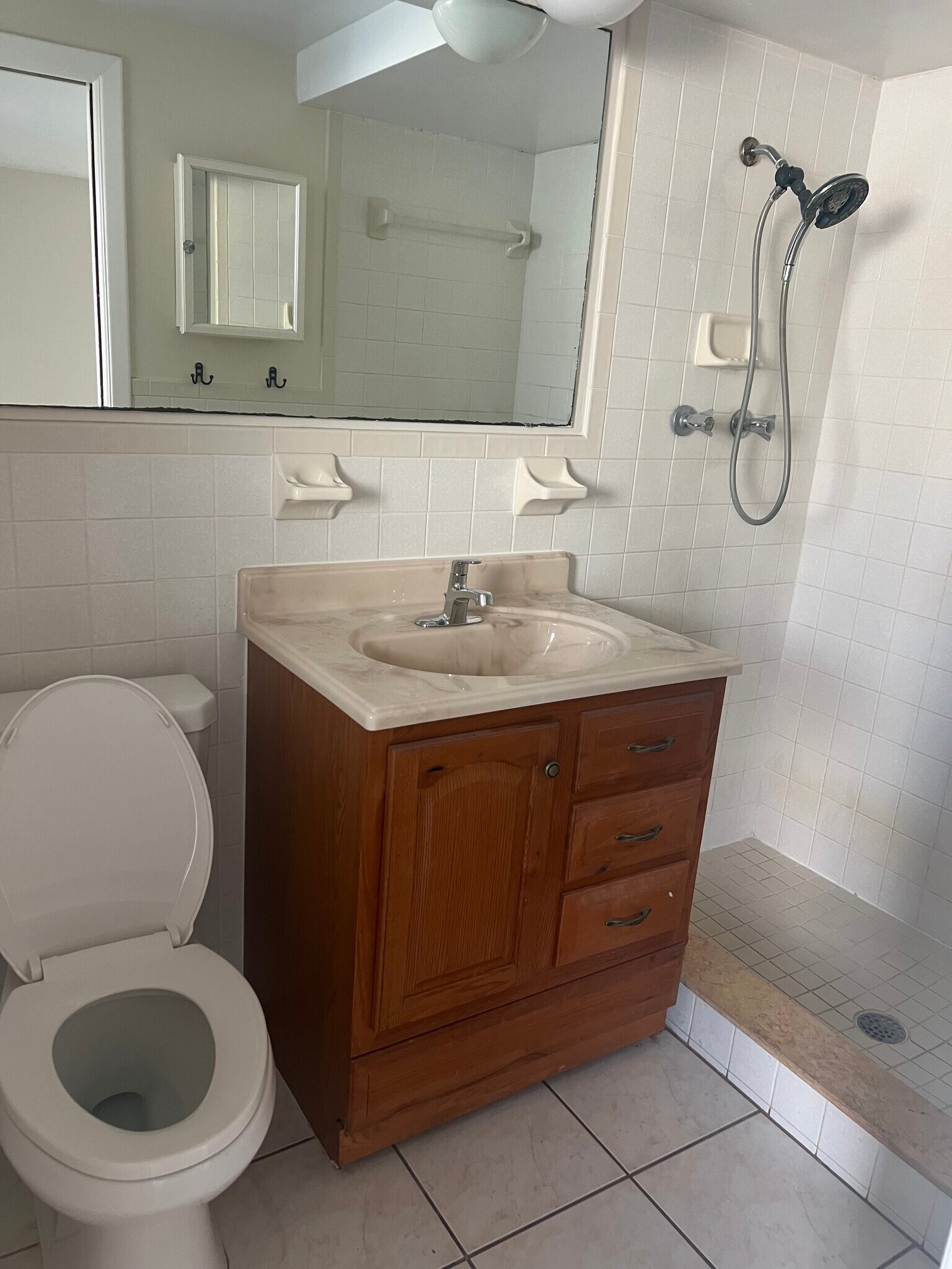 Building Photo - 10910 Rexdale Ave