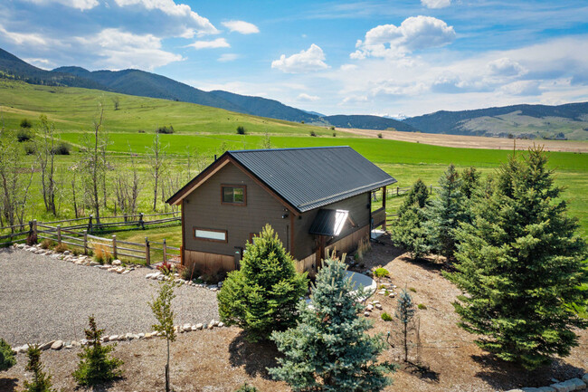 Building Photo - 17448 Wilson Creek Rd