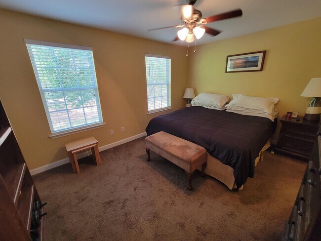 Building Photo - 4278 Avon Park Cir