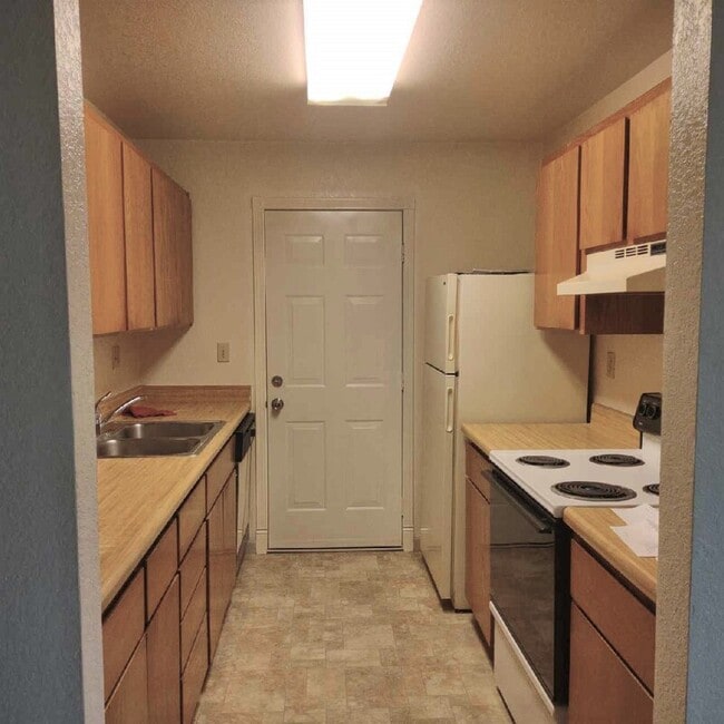 Building Photo - 120 Sunny Ln