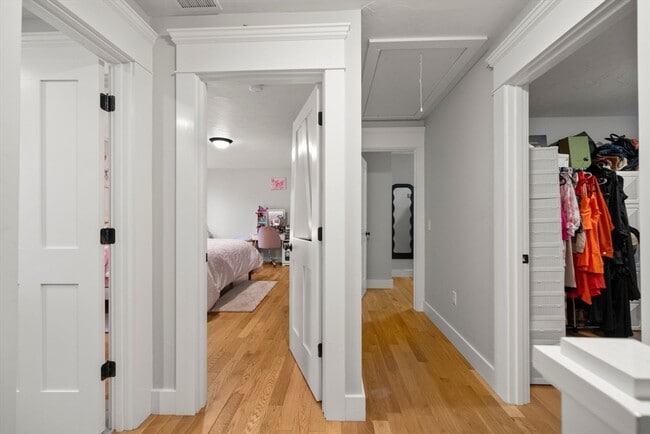 Building Photo - 8 Patrick St