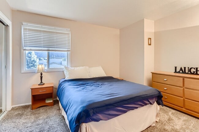 Building Photo - Spacious 5 BDR Lafayette Home - Close to Coal Creek Trail