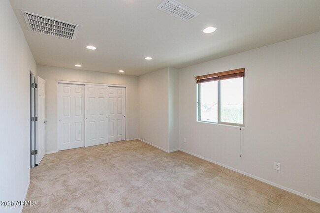 Building Photo - 26833 N 14th Ln