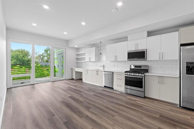 Building Photo - 4004 Banister Ln