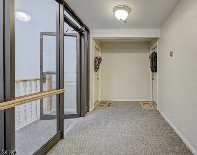 Building Photo - 17 Heritage Dr