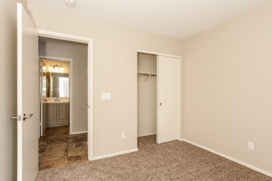 Building Photo - 16245 W Calavar Rd