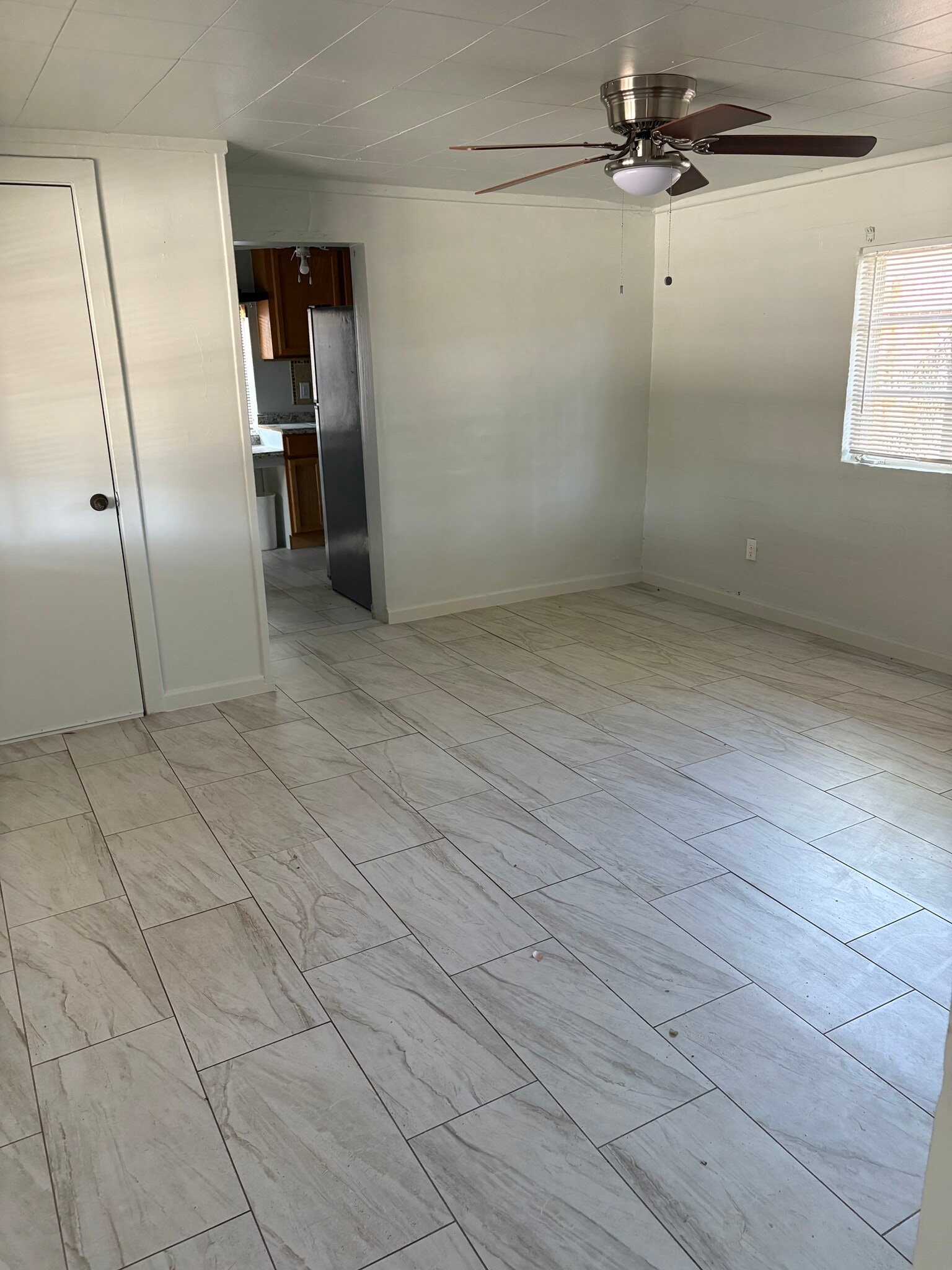 Building Photo - 250 S Grand Dr