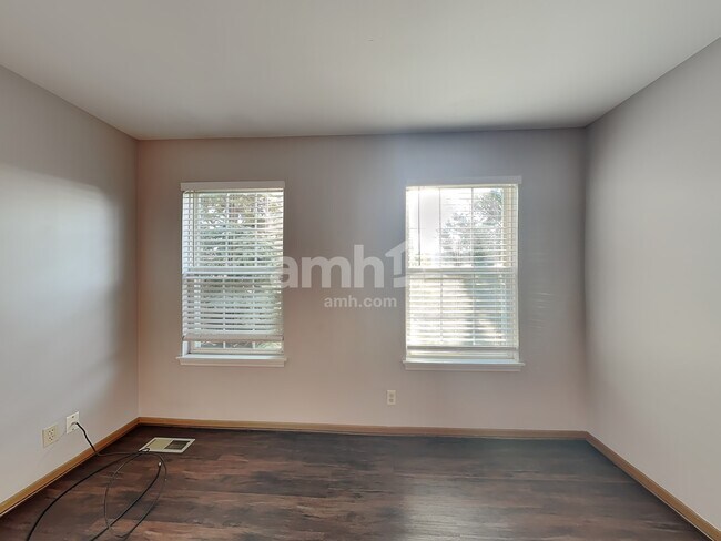 Building Photo - 20947 Barrington Ln