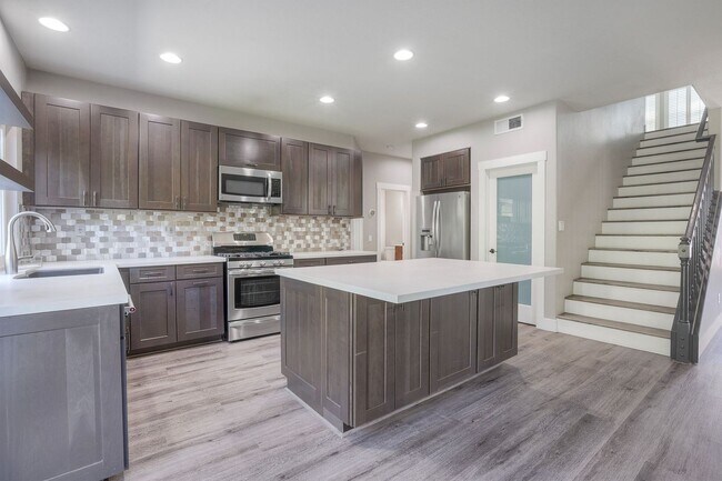 Building Photo - Spacious 5-Bedroom Lake Rancho Viejo Rental with Loft & No Rear Neighbors