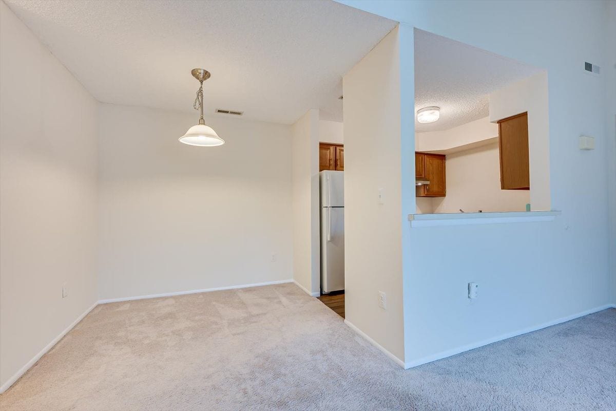 Building Photo - 2310 Aspen Dr