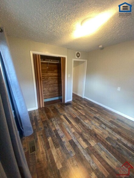 Building Photo - 3427 S Haven Rd