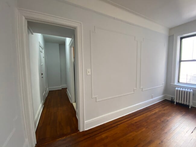 Building Photo - 2823 42nd St-