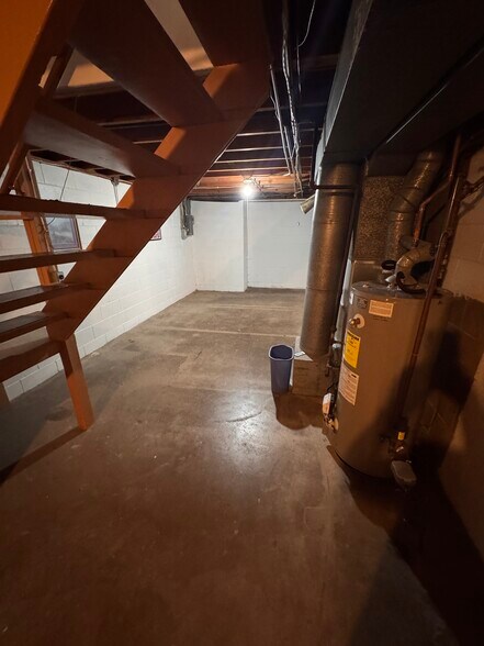 Building Photo - 4210 N Columbus Ave