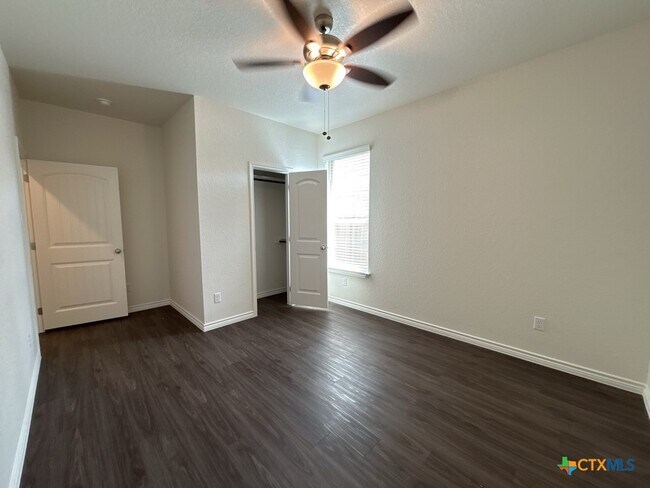 Building Photo - 5112 Rose Gdn Lp