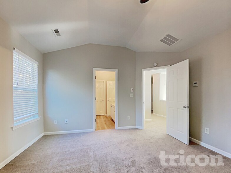 Building Photo - 7929 Village Pass