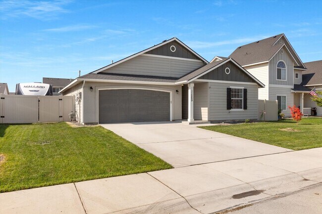 Building Photo - Beautiful Home with Solar Panels