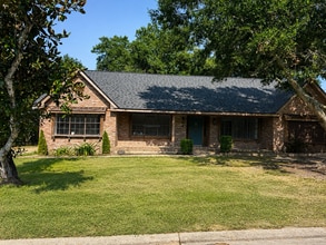 Building Photo - 440 Linda Dr