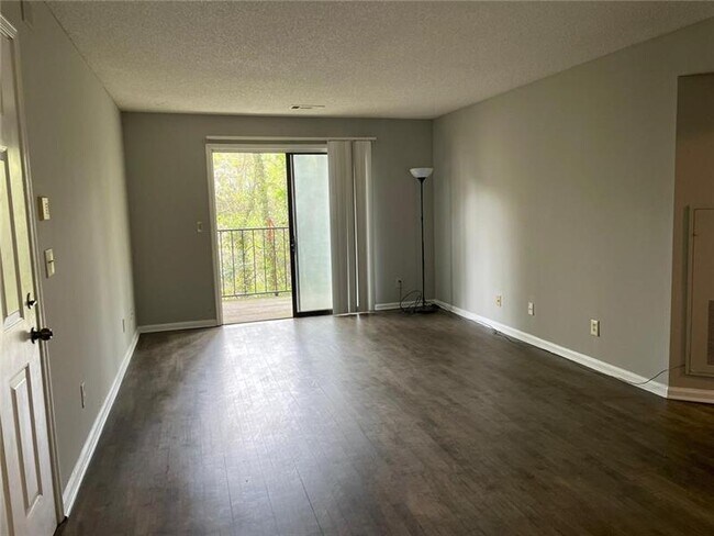 Building Photo - 2657 Lenox Rd NE
