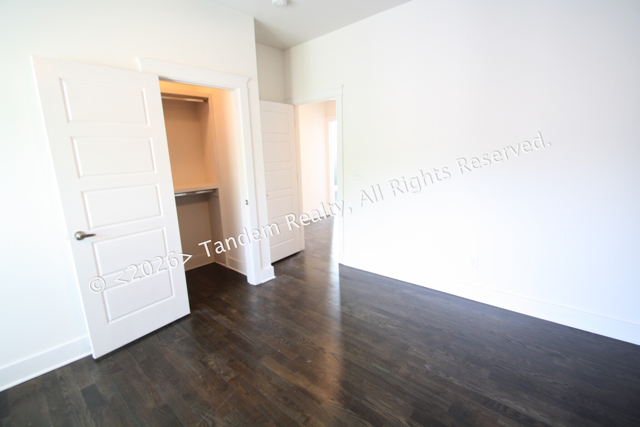 Building Photo - 526 Wedgewood Ave