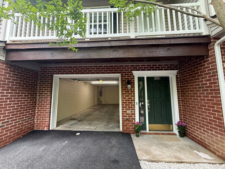 Building Photo - 1290 Orange Leaf Ct