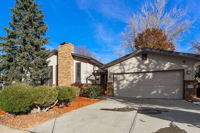 Building Photo - Updated Home in Windsor Park!