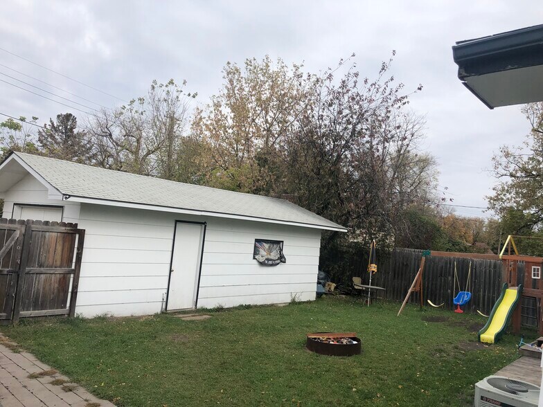 Building Photo - 215 3rd Ave N
