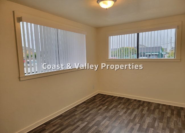 Building Photo - 632-634-A Fremont St