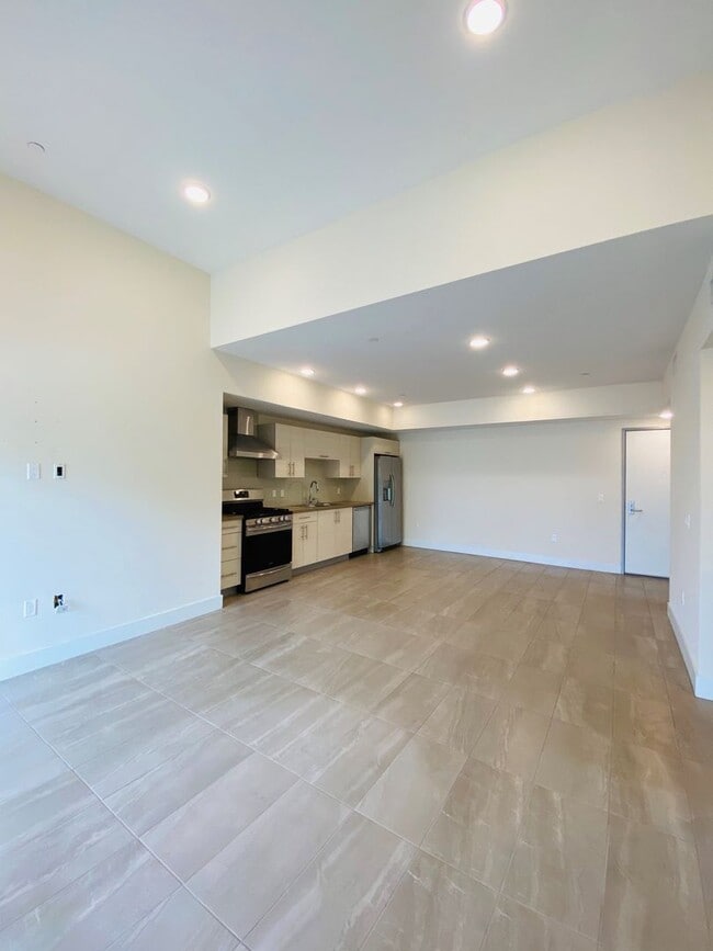 Building Photo - Vista Del Monte Apartments