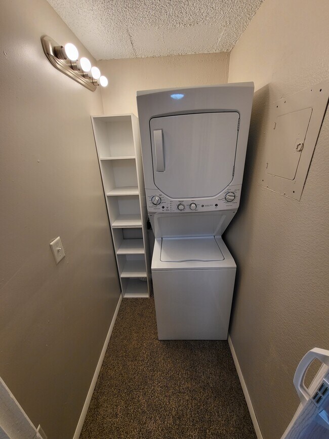 Building Photo - 5155 Quinella Ct