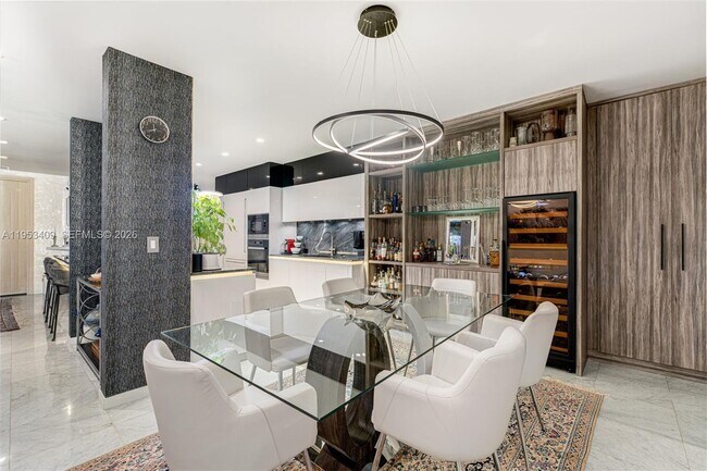 Building Photo - 1000 Brickell Plaza