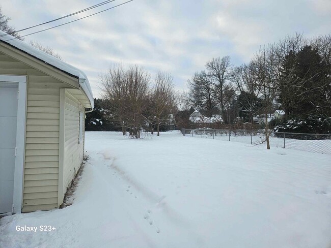 Building Photo - 2 Bedroom 1 Bath House for Rent Kent Ohio.