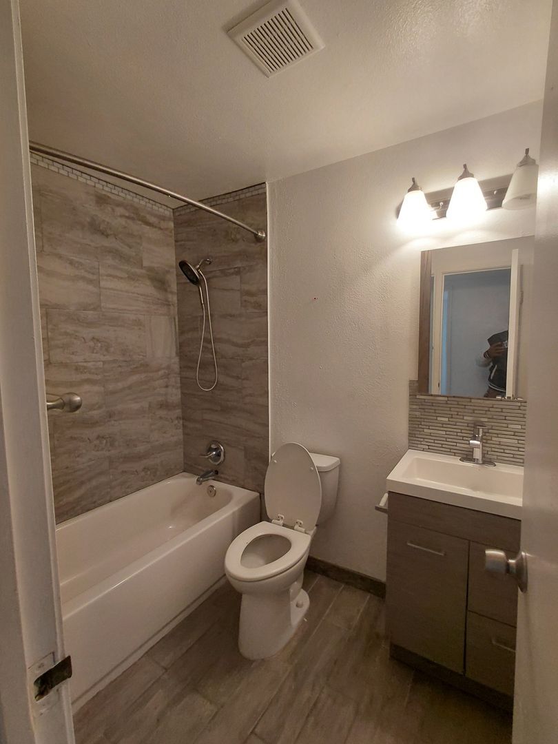 Building Photo - 14433 E Jewell Ave