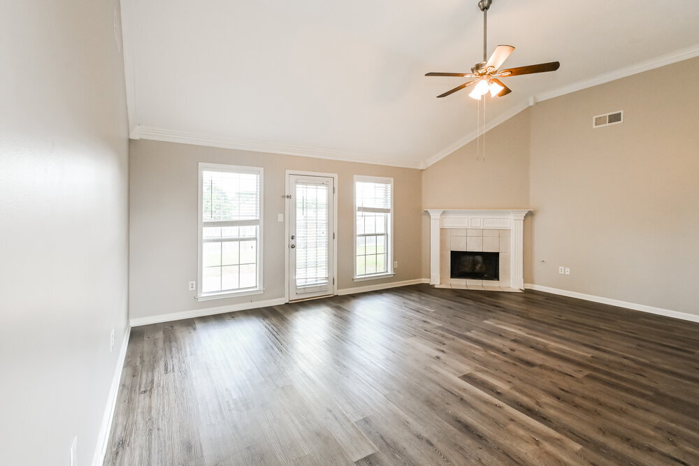 Building Photo - 9922 Lacee Ln