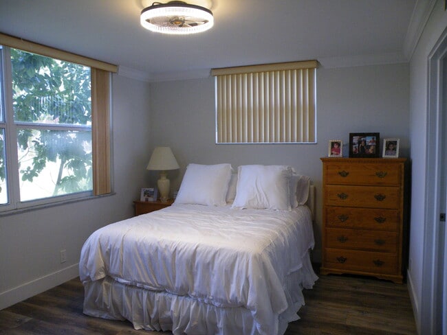 Building Photo - 15 Willowbrook Ln