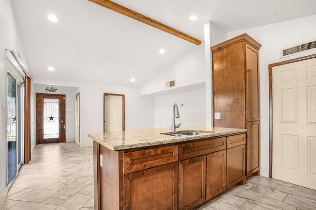 Building Photo - 5609 Hollow Pines Dr