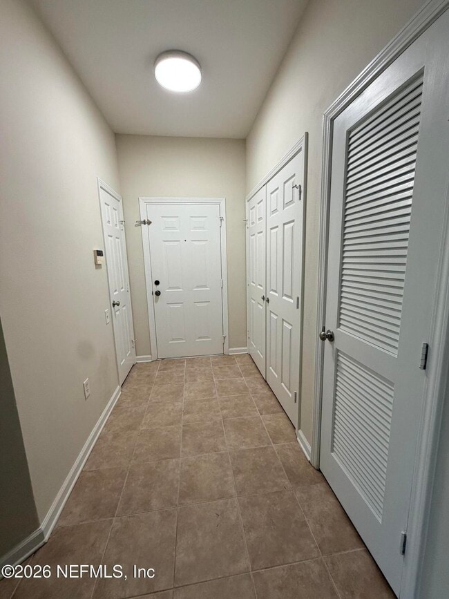 Building Photo - 7990 Baymeadows Cir E