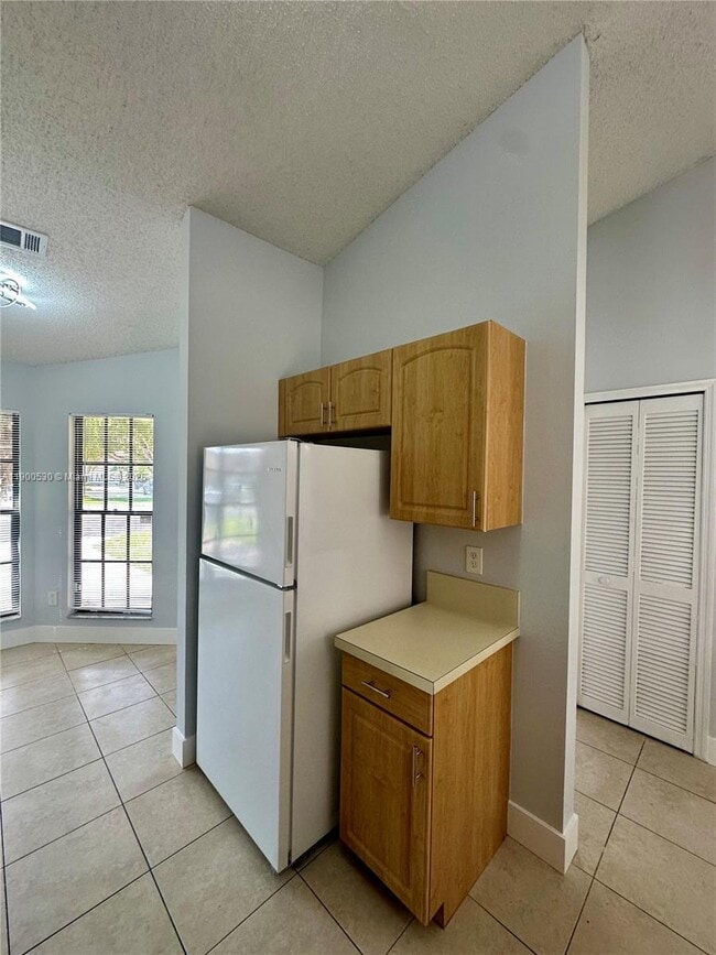 Building Photo - 10295 Hidden Springs Ct