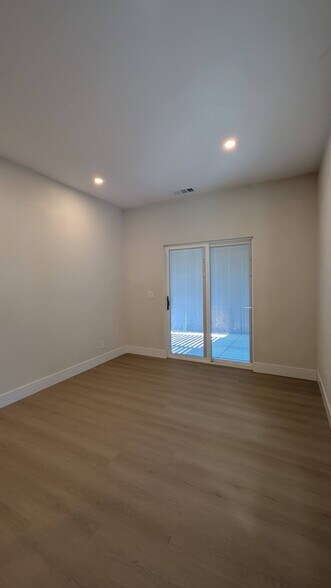 Building Photo - 102 Loma Vista Ct