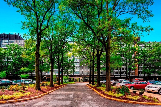 Building Photo - 1 bedroom 1 bathroom Condo in Navy Yard!