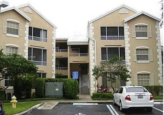Building Photo - 2831 N Oakland Forest Dr